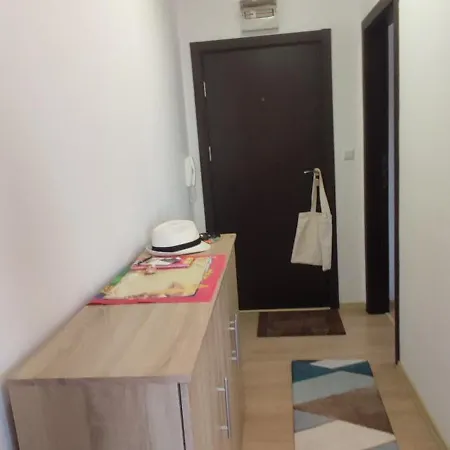 Apartment Dom-el Real In Raduga Complex *