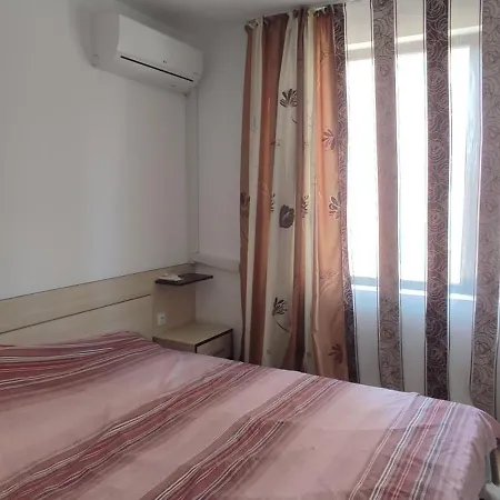 Apartment Dom-el Real In Raduga Complex *