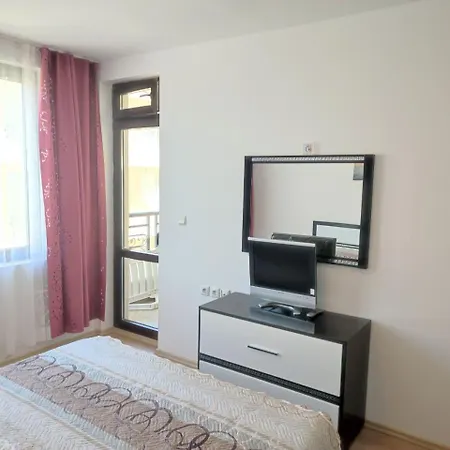 Apartment Dom-el Real In Raduga Complex *