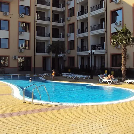 Apartment Dom-el Real In Raduga Complex